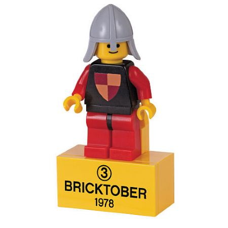 LEGO Retro Classic Knight Minifigure Magnet Set (with 2 x 4 Brick Base - Bricktober Week 3) Polybag Set (2856225) (Copy) (Copy)