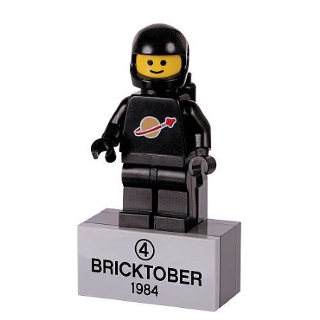 LEGO Retro Classic Space Astronaut Minifigure Magnet Set (with 2 x 4 Brick Base - Bricktober Week 4) Polybag Set (2856226)