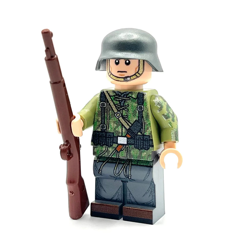 Custom WWII Summer Oakleaf German Minifigure - Bricks At War