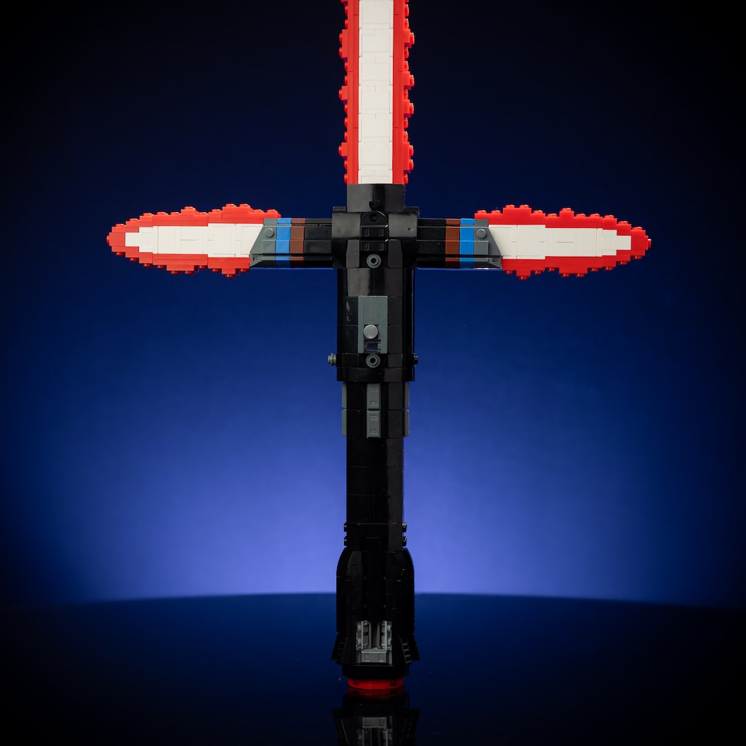 Kylo's Saber Life-Sized Replica