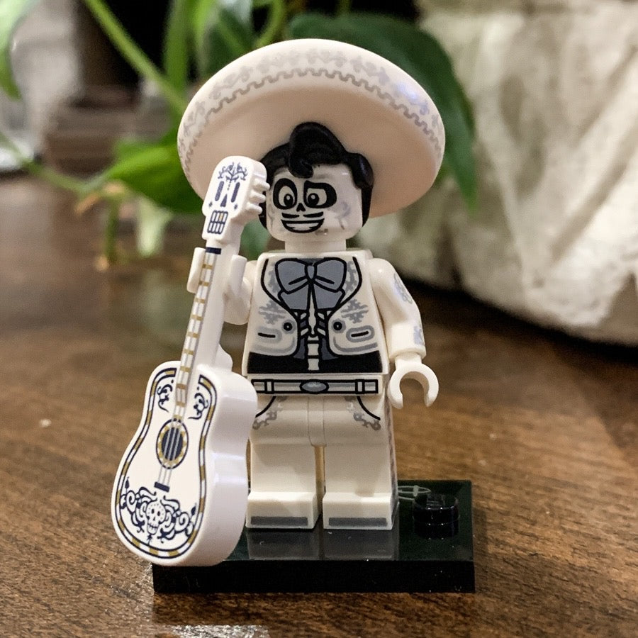 Ernesto de la Cruz - LEGO Disney 100 Collectible Minifigure (2023)