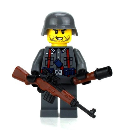 German World War 2 Soldier w/ G43 Minifig made with LEGO parts