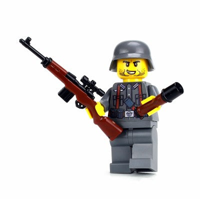 German World War 2 Soldier w/ G43 Minifig made with LEGO parts
