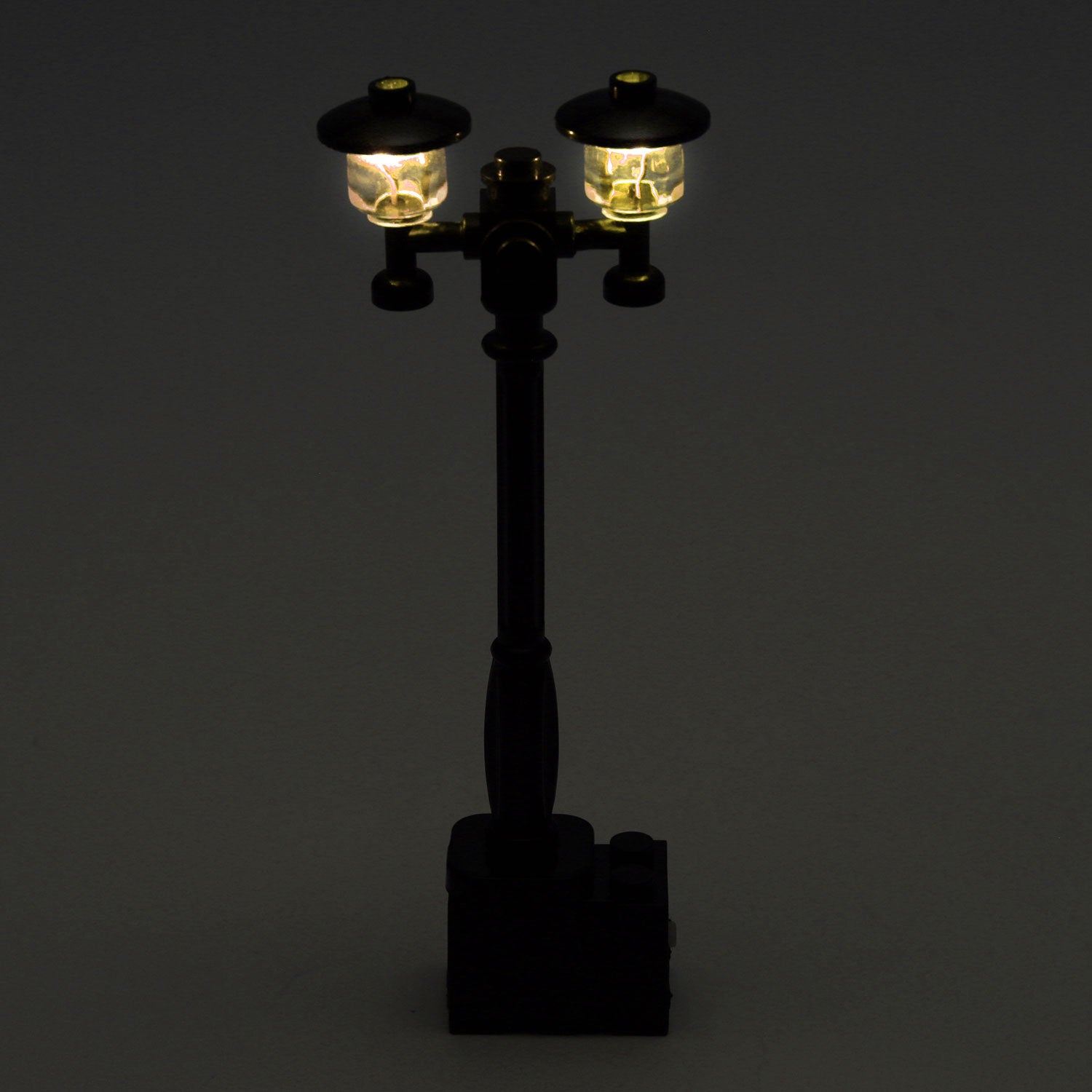 Black Double Light-Up Minifig Scale Lamp Post (Warm/Yellow Light) - LEGO Compatible