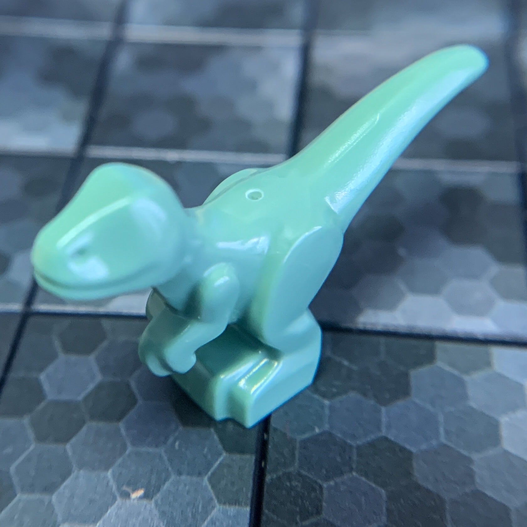 Velociraptor (Baby) - LEGO Jurassic World Dinosaur Minifigure (2019)
