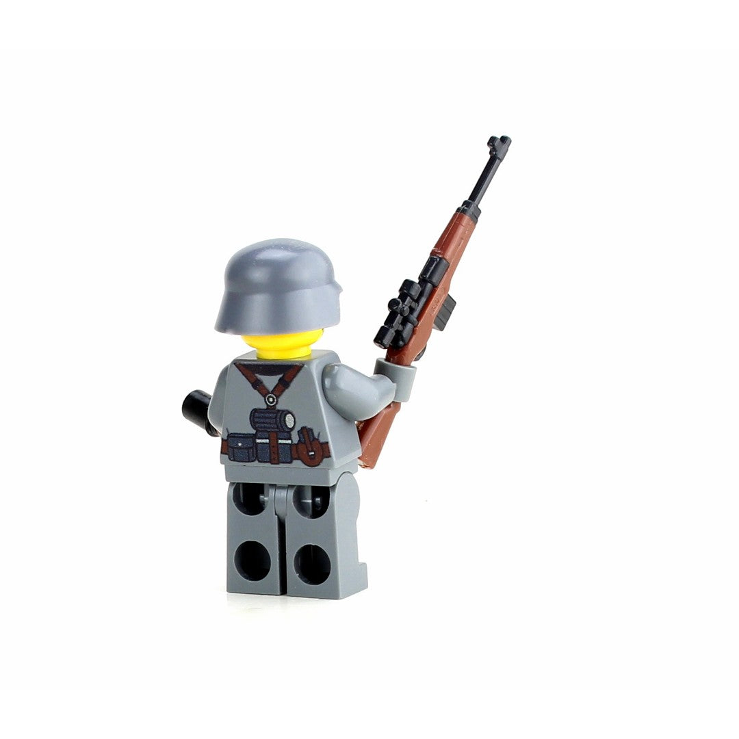 German World War 2 Soldier w/ M43 - Custom Military Minifig